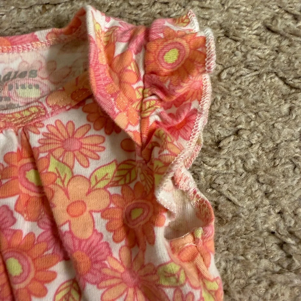 Bundles Baby Place Floral Pink and Orange Baby Onesie - 6-9 months - Picture 3 of 5